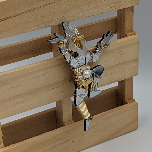 Jill Elizabeth Liztech Oriental Dancing Figure Mirrored 2001 Brooch/Pin - Picture 6 of 11